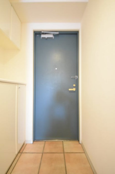 ＬＡＮＡＩ　ＧＡＲＤＥＮ　ＳＨＩＮＹＵＲＩ　ＥＡＳＴの玄関|※他部屋参考写真