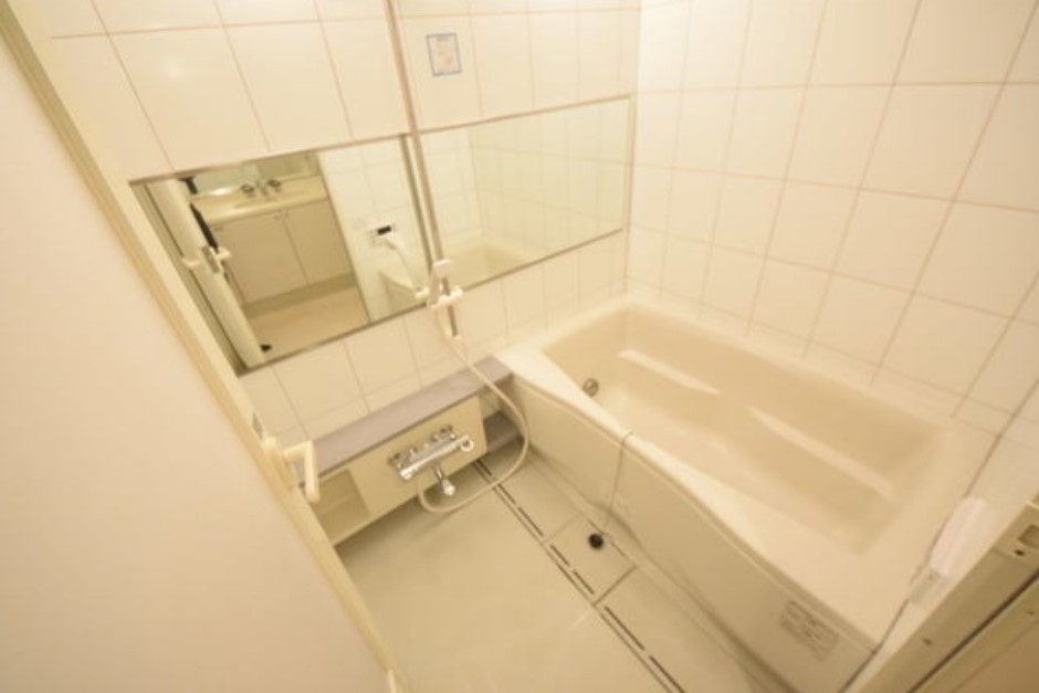 ＬＡＮＡＩ　ＧＡＲＤＥＮ　ＳＨＩＮＹＵＲＩ　ＥＡＳＴの浴室|※他部屋参考写真