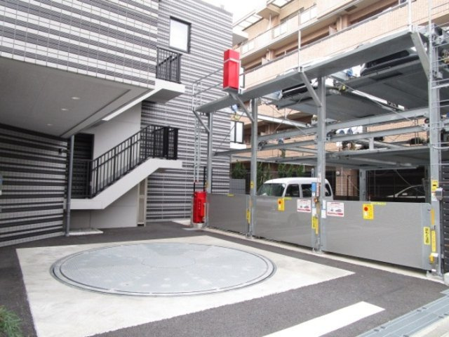 イーストサイドレジデンスの駐車場