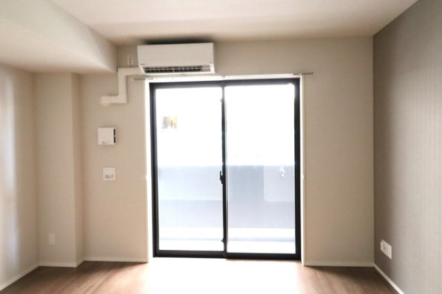 イーストサイドレジデンスの居間・リビング