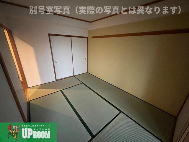 梓マンションの和室