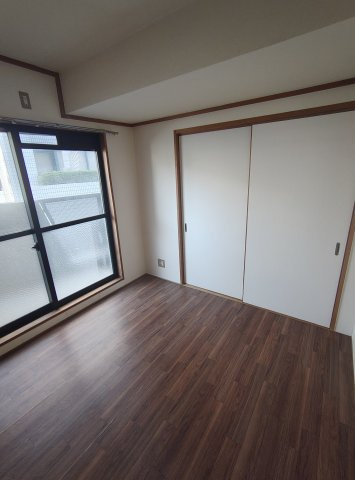 ローレル三宮の居間・リビング