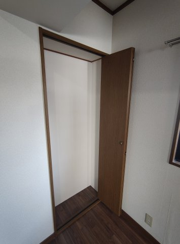 ローレル三宮の収納