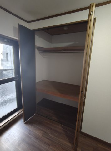 ローレル三宮の収納