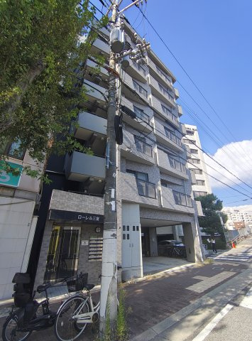 ローレル三宮の外観