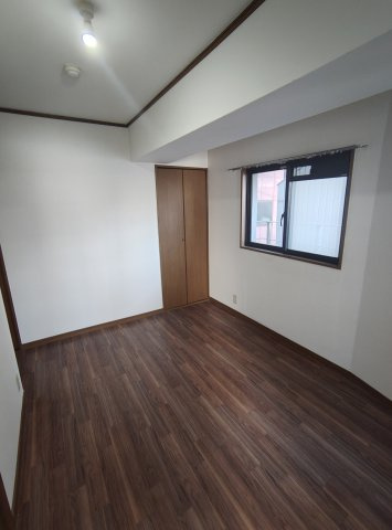 ローレル三宮の寝室