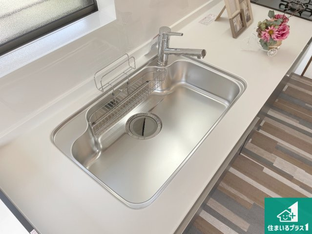 神戸市西区桜が丘東町　中古一戸建ての設備|蛇口の先端に浄水器を内蔵しています！原水と浄水、お湯と冷水、シャワーの切替えがワンタッチなので用途によって使い分けられます。