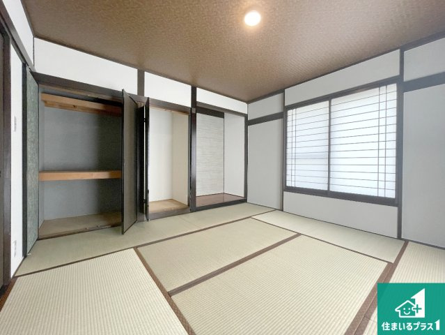 神戸市西区桜が丘東町　中古一戸建ての和室|一室あると便利な和室は客間としてだけでなく、小さなお子様のプレイルームや食後のくつろぎスペースとしてもご利用いただけます。収納もついていますので大活躍間違いなし！