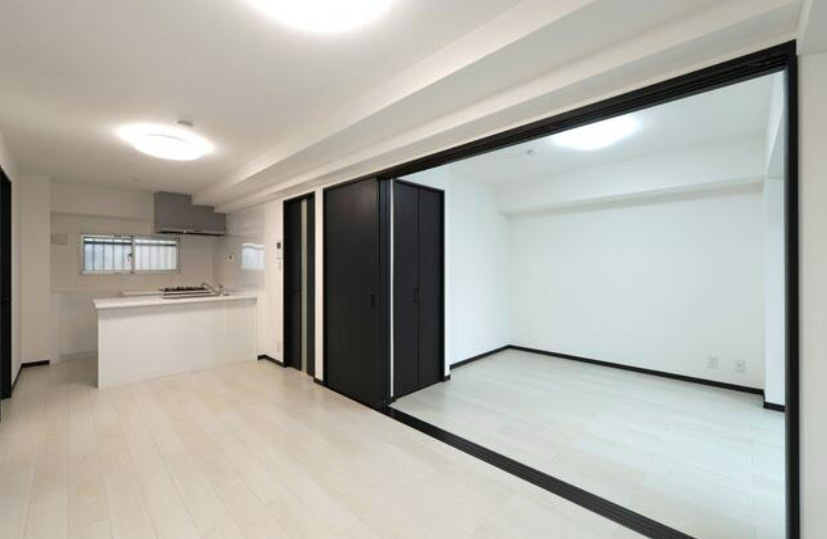 ライオンズマンション志村坂上の居間・リビング|広々としたリ文具