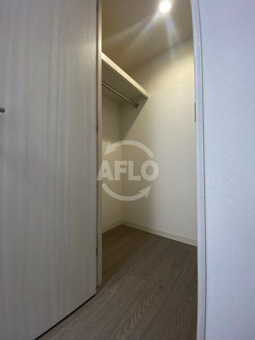 プレサンスDOMECITYコレーレの収納|プレサンスDOMECITYコレーレ　ウォークインクローゼット