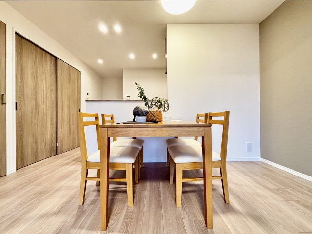 アイビーハイツ甲子園の居間・リビング