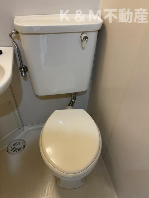 カーサディ北柏のトイレ|コンパクトで使いやすいトイレです
写真反転タイプ