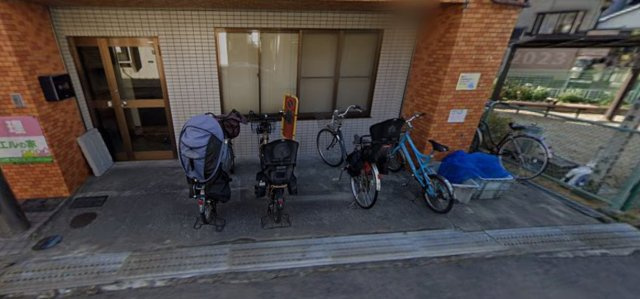 丸矢ハイツの駐車場
