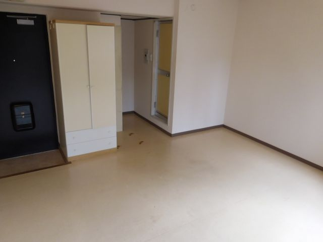 丸矢ハイツの洋室