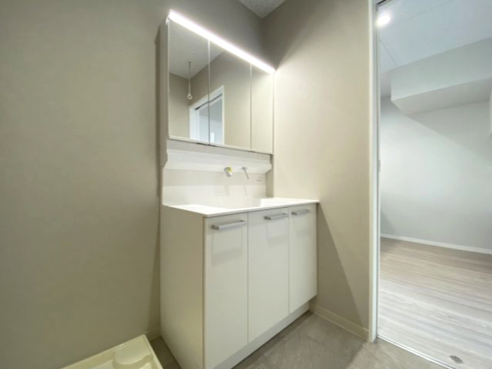 FareEstⅡ（ファーレエスト）の独立洗面台|生活感を隠す、スマートな選択。ホテルライクな洗面空間へ。