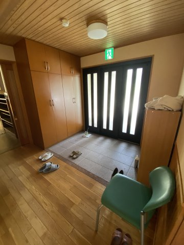 元クリニック・デイサービス施設　美装状態良好の事業用物件の玄関