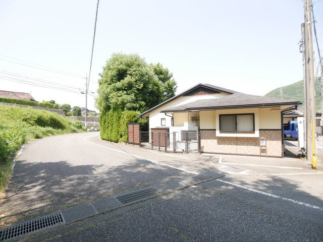 山口市宮野上の事務所の外観