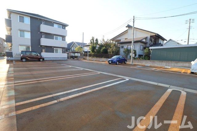 アグレッシブファインの駐車場