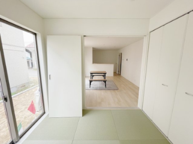 新築戸建・新築建売　会津若松市柳原町2丁目【耐震+制震】城西小・若松四中の和室|将来の介護スペースや小さなお子様のおむつ替え・お昼寝スペースなどにも便利と人気の和室♪