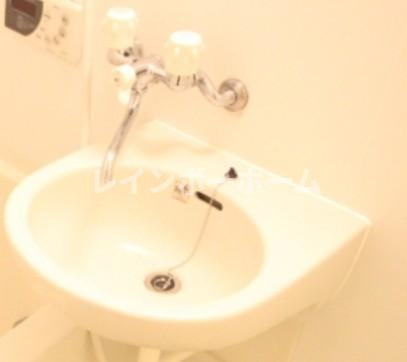 セントレージ市川の洗面所|ゆったりとスペースのある洗面所