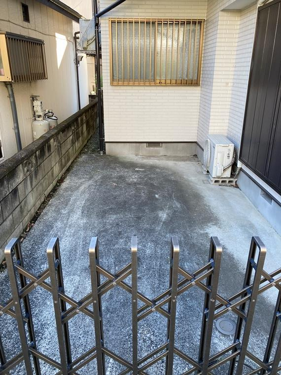 今宿南町戸建の駐車場