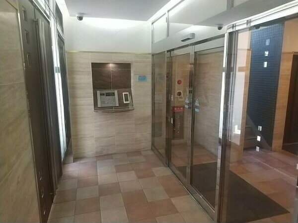 ミクニハイツのエントランス|毎日通るエントランスはこのようになっています