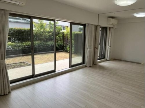 【居間・リビング】 | グレーシア海老名さがみ野 | ゆったり過ごせる居間です