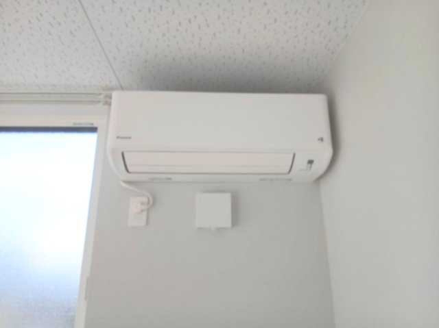 FareEstⅡ（ファーレエスト）の設備|リビング・洋室のエアコンです