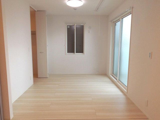 リアン朝霧の洋室