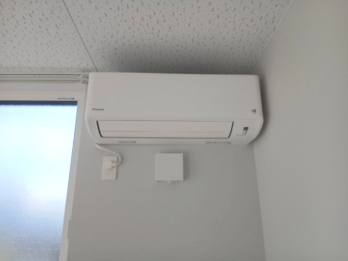 FareEstⅡ（ファーレエスト）の設備|リビング・洋室のエアコンです