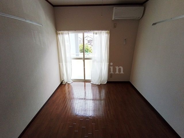 セントラルヒルズ Cの居間・リビング