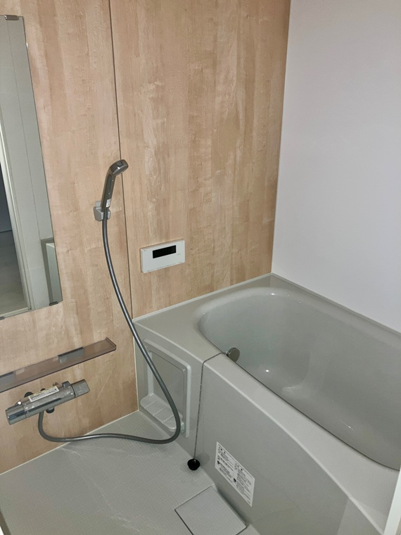 松原戸建の浴室|きれいなお風呂です