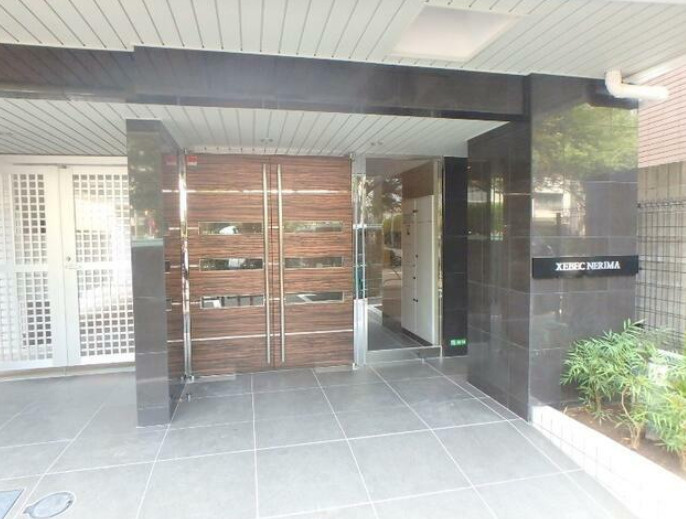 練馬区中村北１丁目の賃貸マンションのエントランス