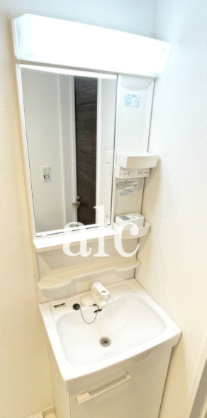 練馬区中村北１丁目の賃貸マンションの独立洗面台|同仕様