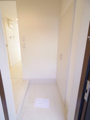 リブリ・クリークウエストの玄関