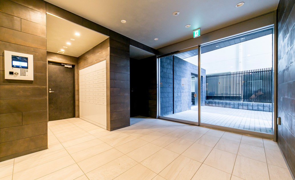 ミリアレジデンス新宿御苑のロビー|ミリアレジデンス新宿御苑