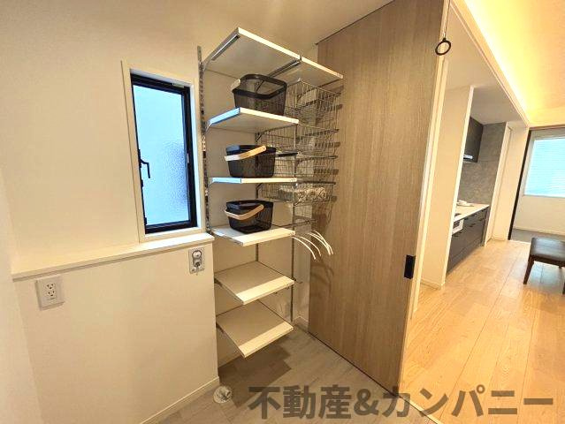 ミサワホームタウン北斎院2号棟　松山市北斎院町新築分譲戸建のランドリースペース|たくさんのタオル等収納可能です