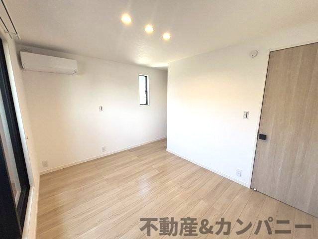 ミサワホームタウン北斎院2号棟　松山市北斎院町新築分譲戸建の洋室|ゆったりした洋室です