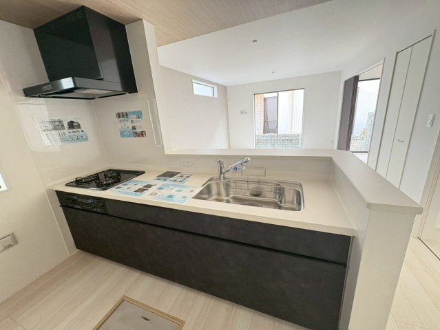 ★★うるま市豊原2期-2号棟（全3棟）のキッチン|きれいなキッチンです