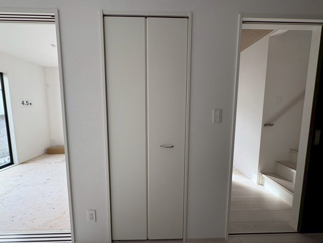 ★★うるま市豊原2期-2号棟（全3棟）の収納|専用の収納スペースです