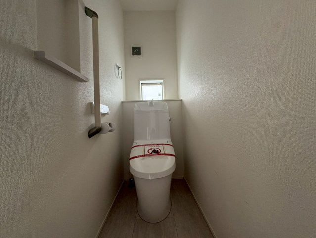 ★★うるま市豊原2期-2号棟（全3棟）のトイレ|清潔感のあるトイレです