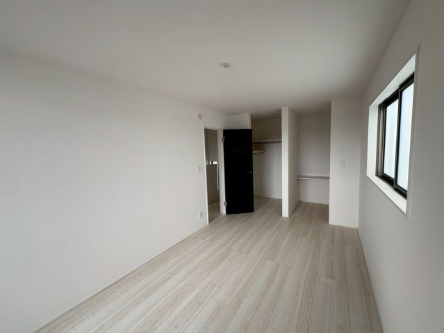 ★★うるま市豊原2期-2号棟（全3棟）の洋室|スタンダードな洋室です