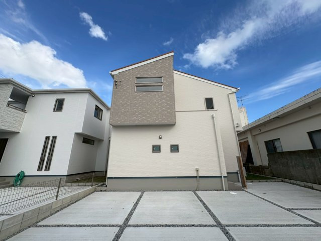 ★★うるま市豊原2期-2号棟（全3棟）の駐車場|車をお持ちの方に嬉しい駐車場付きの物件です