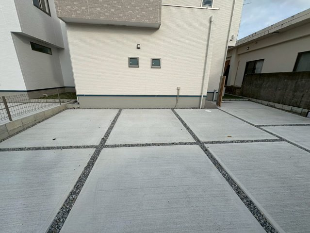 ★★うるま市豊原2期-2号棟（全3棟）の駐車場|駐車場があるので、車を買う予定の方も安心です