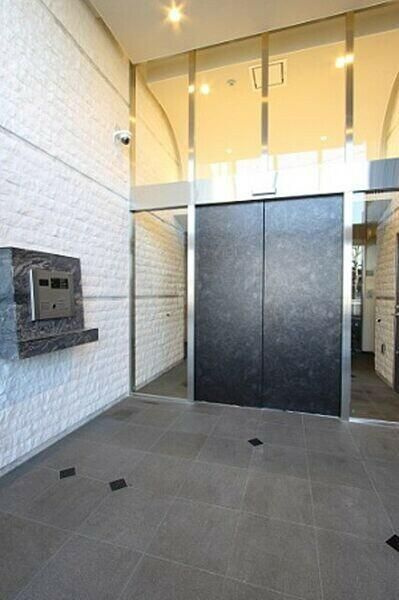 プレール・ドゥーク田園調布 のエントランス|■宅配ＢＯＸ■集合ポスト■モニタ付オートロック