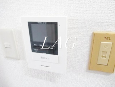 【セキュリティ】 | フラットフォーレスト | モニター付きインターホンです。