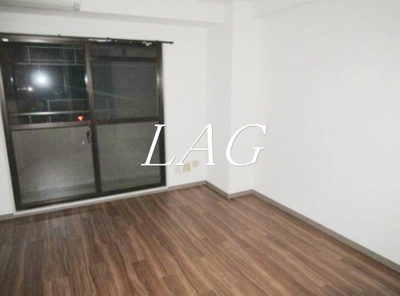 【居間・リビング】 | フラットフォーレスト | 洋室のお部屋です。