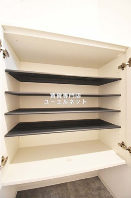【設備】 | エグゼ江坂WEST | 収納力たっぷりのシューズボックスで玄関すっきり！