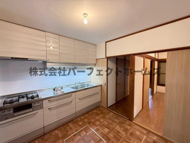 藤阪元町3丁目戸建　賃貸のキッチン|お料理しやすいキッチンです