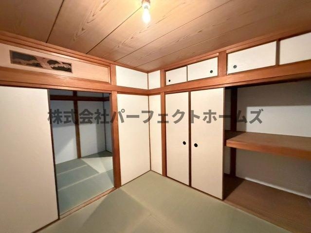 藤阪元町3丁目戸建　賃貸の収納|収納スペース豊富です
